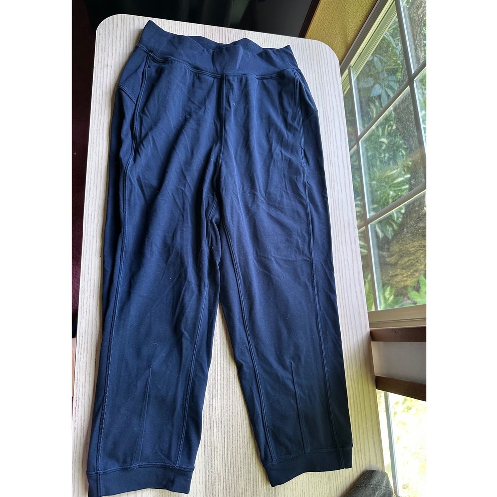 Lululemon Women's Capri Leggings Size Size 2 Navy Dark‎ Blue Jogger - Picture 2 of 4